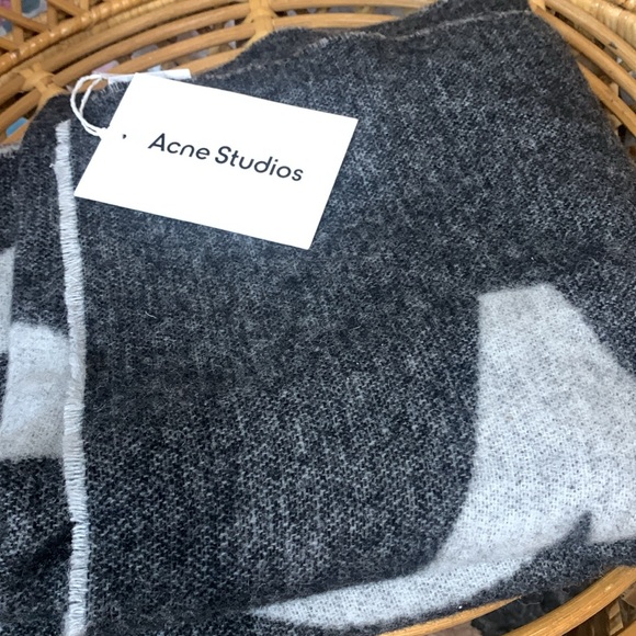 Acne studios scarf new with tags - Picture 6 of 9